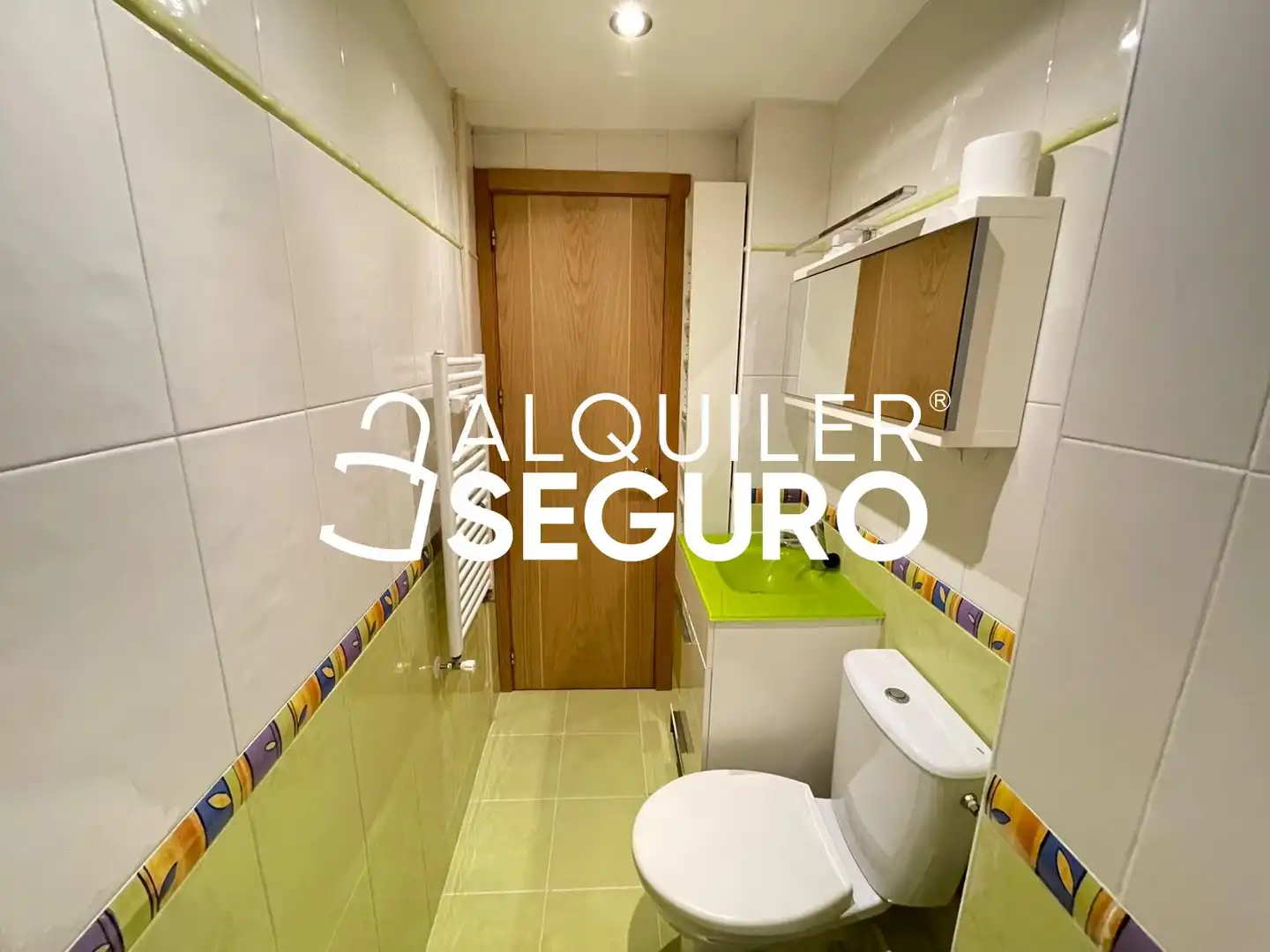 Baño de Piso de alquiler en Madrid con Aire acondicionado, Calefacción y Amueblado