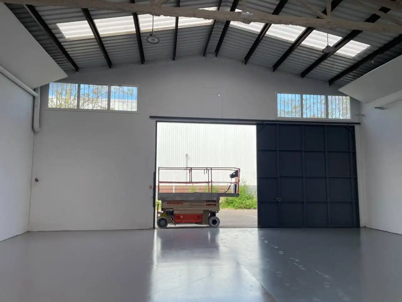 Industrial buildings for rent in Canovelles