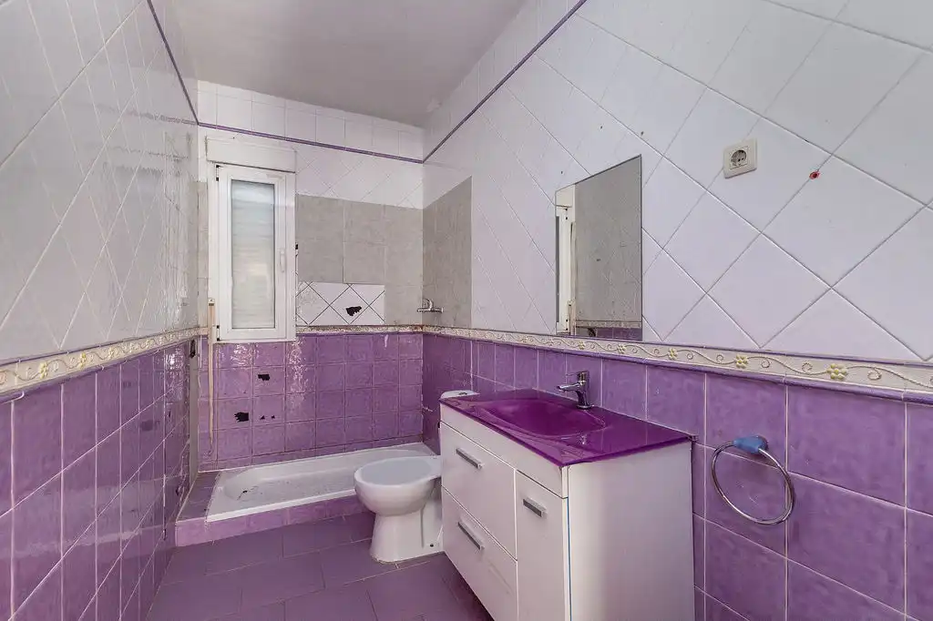 Casa aparellada amb piscina en venda a C/ Veguilla, imagen 24