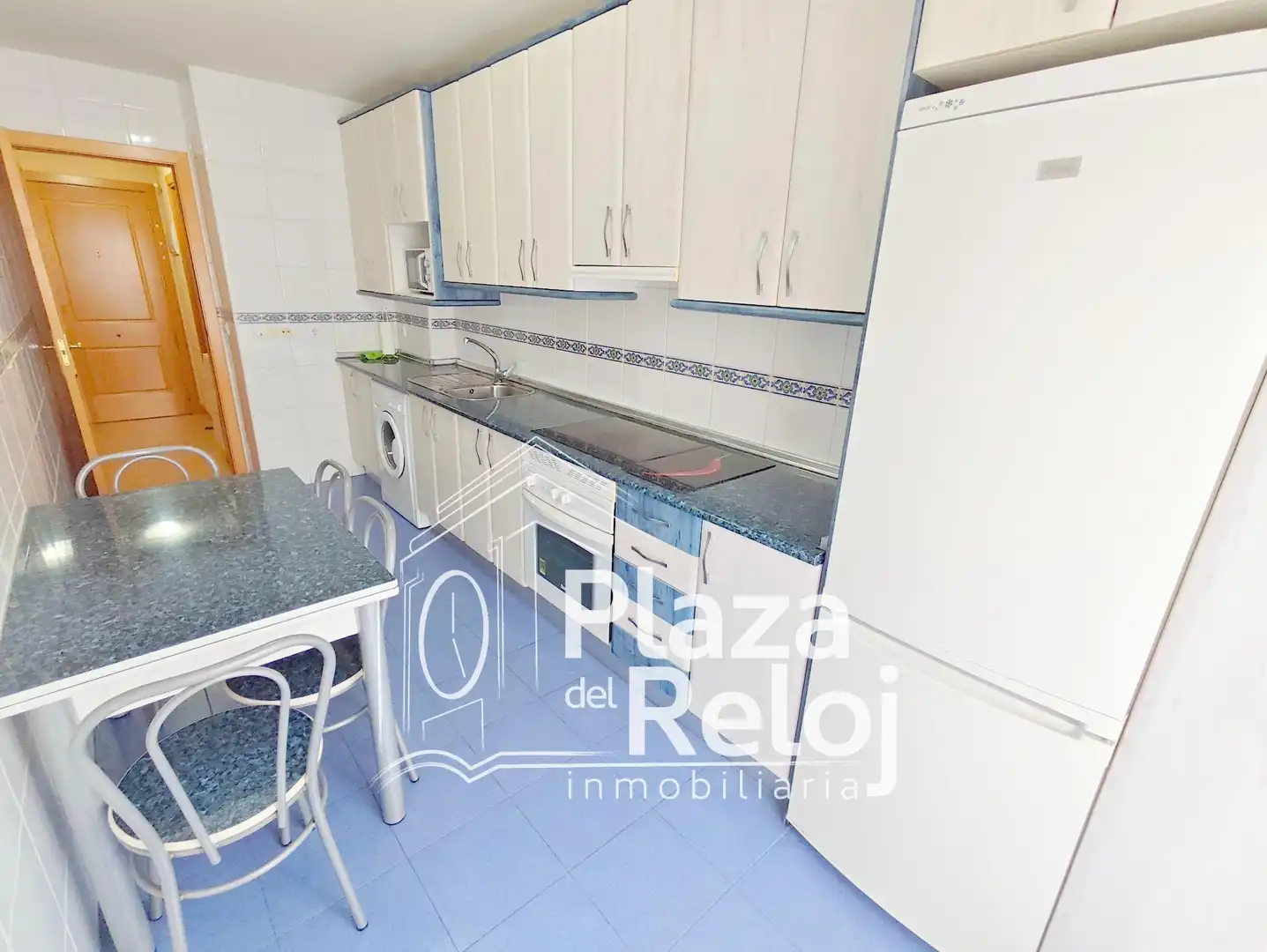Cuina de Dúplex en venda en Talavera de la Reina amb Calefacció, Terrassa i Moblat