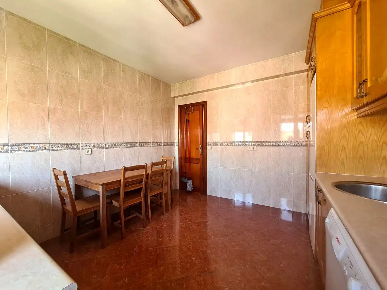 Comedor de Piso en venta en La Adrada  con Aire acondicionado, Terraza y Amueblado