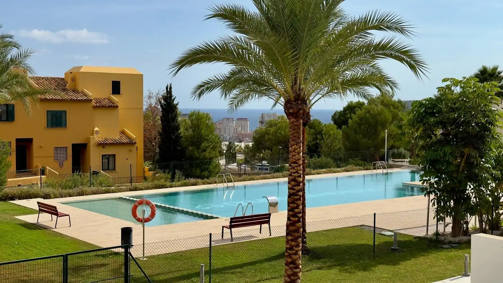 Casa o chalet de alquiler en Calle Londres, 9, Golf Bahía
