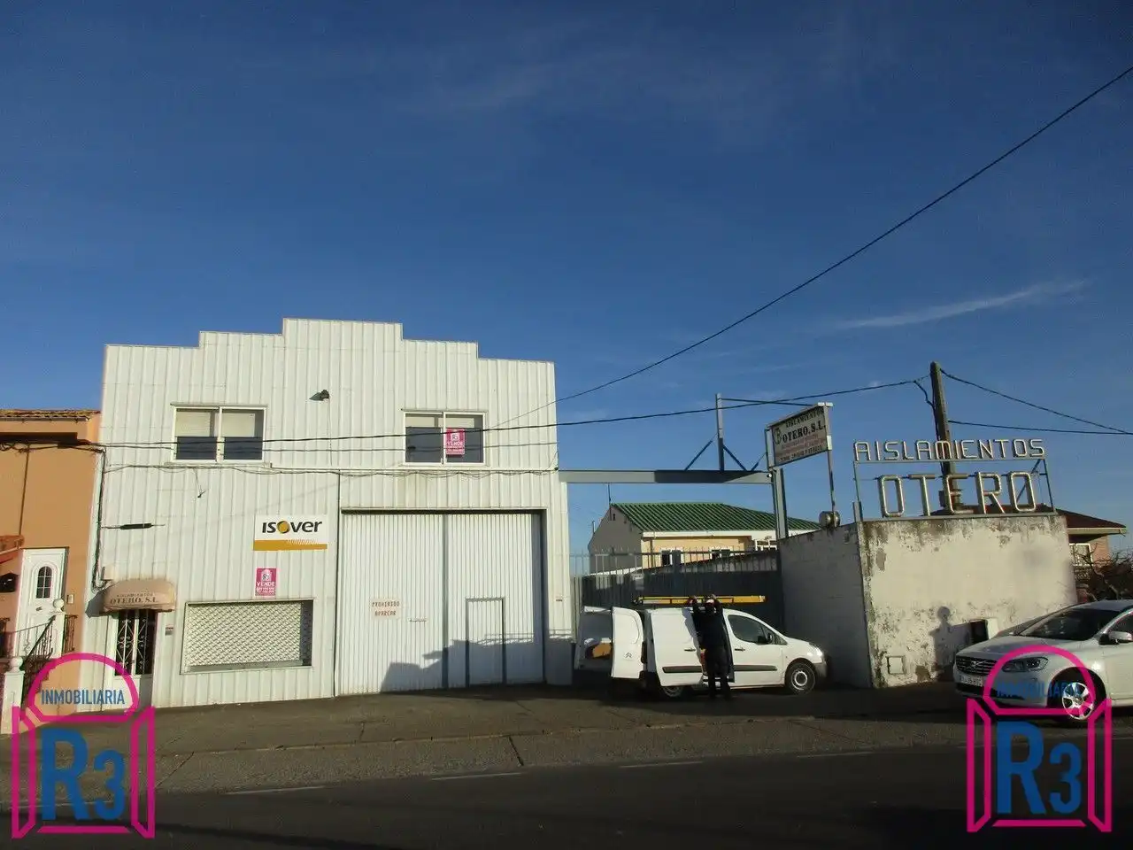 Außenansicht von Fabrikhallen zum Verkauf in Santovenia de la Valdoncina
