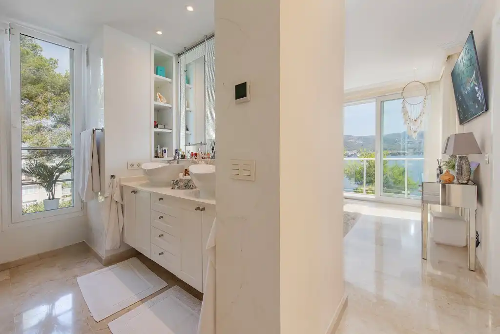 Bathroom of Houses for sale in Calvià  with Air Conditioner, Private garden and Terrace