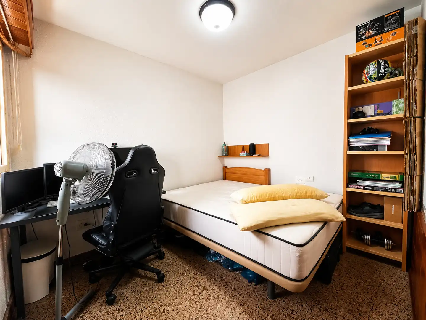 Bedroom of Flat for sale in Valencia  with Furnished and Balcony