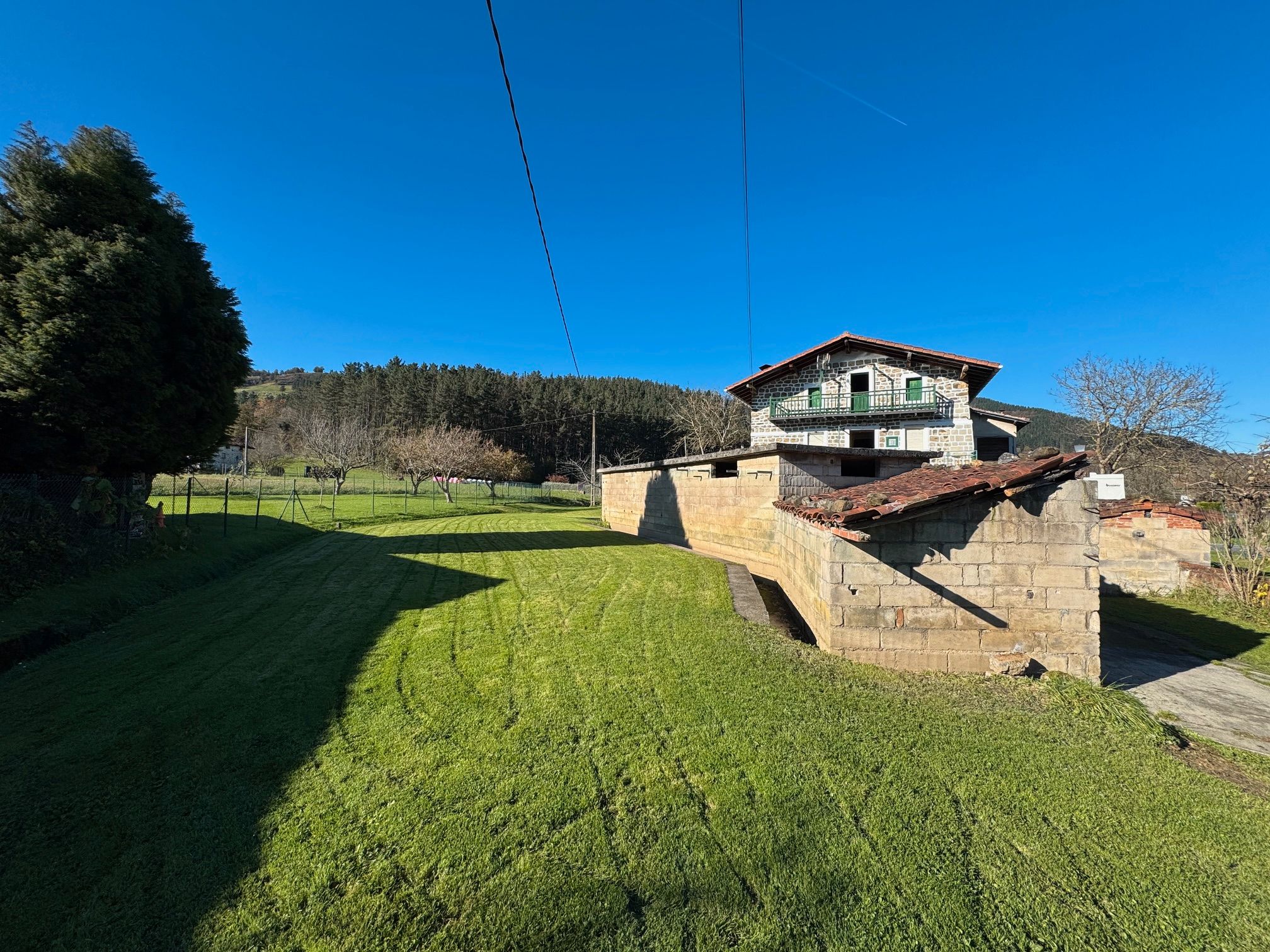 Vista exterior de Casa o xalet en venda en Arantzazu amb Calefacció, Jardí privat i Parquet