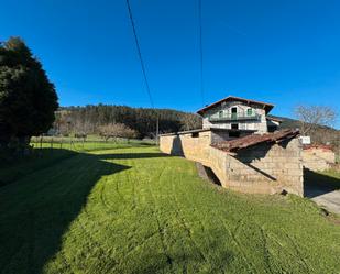 Vista exterior de Casa o xalet en venda en Arantzazu amb Calefacció, Jardí privat i Parquet