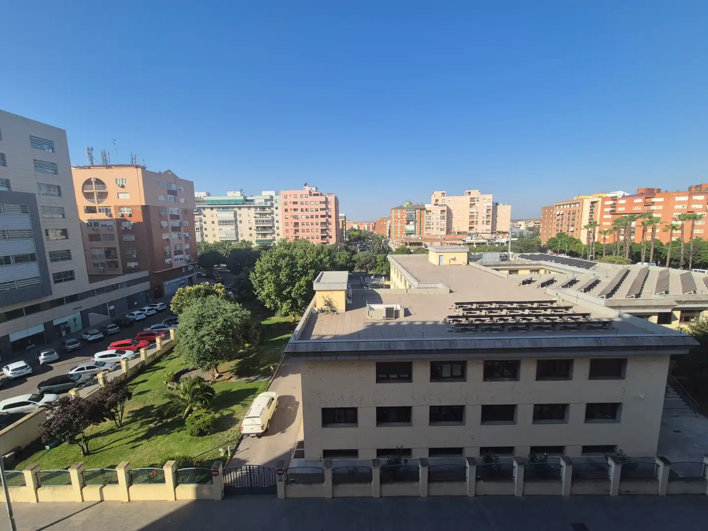 Vista exterior de Pis de lloguer en Badajoz amb Aire condicionat, Calefacció i Jardí privat