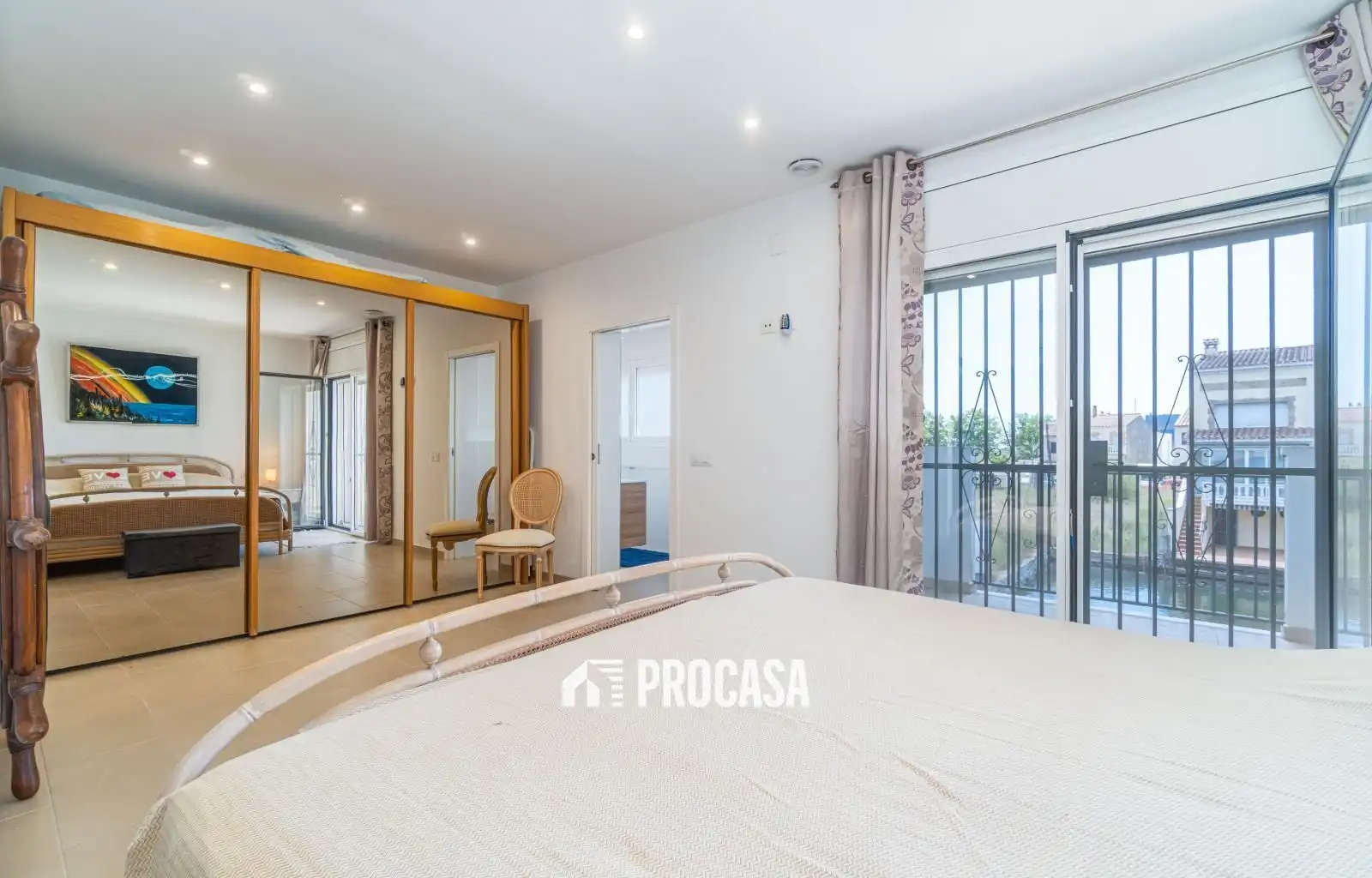 Dormitori de Casa o xalet en venda en Empuriabrava amb Aire condicionat, Piscina i Moblat