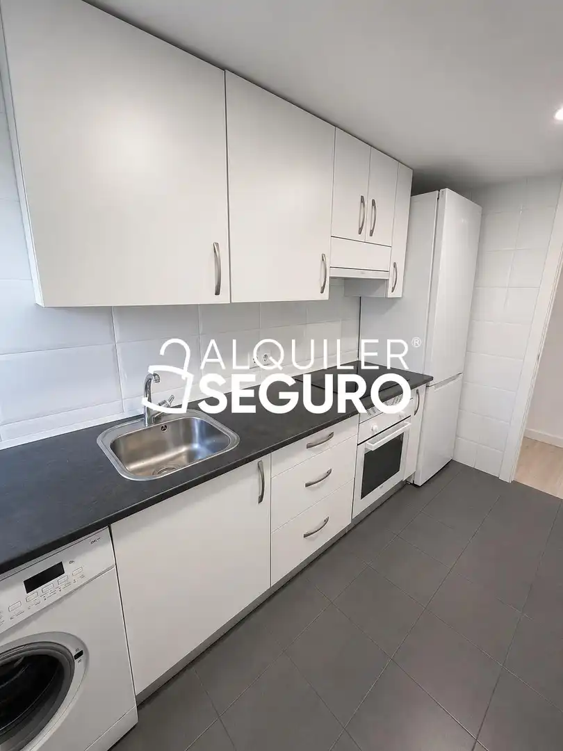 Cocina de Piso de alquiler en Madrid con Calefacción y Terraza