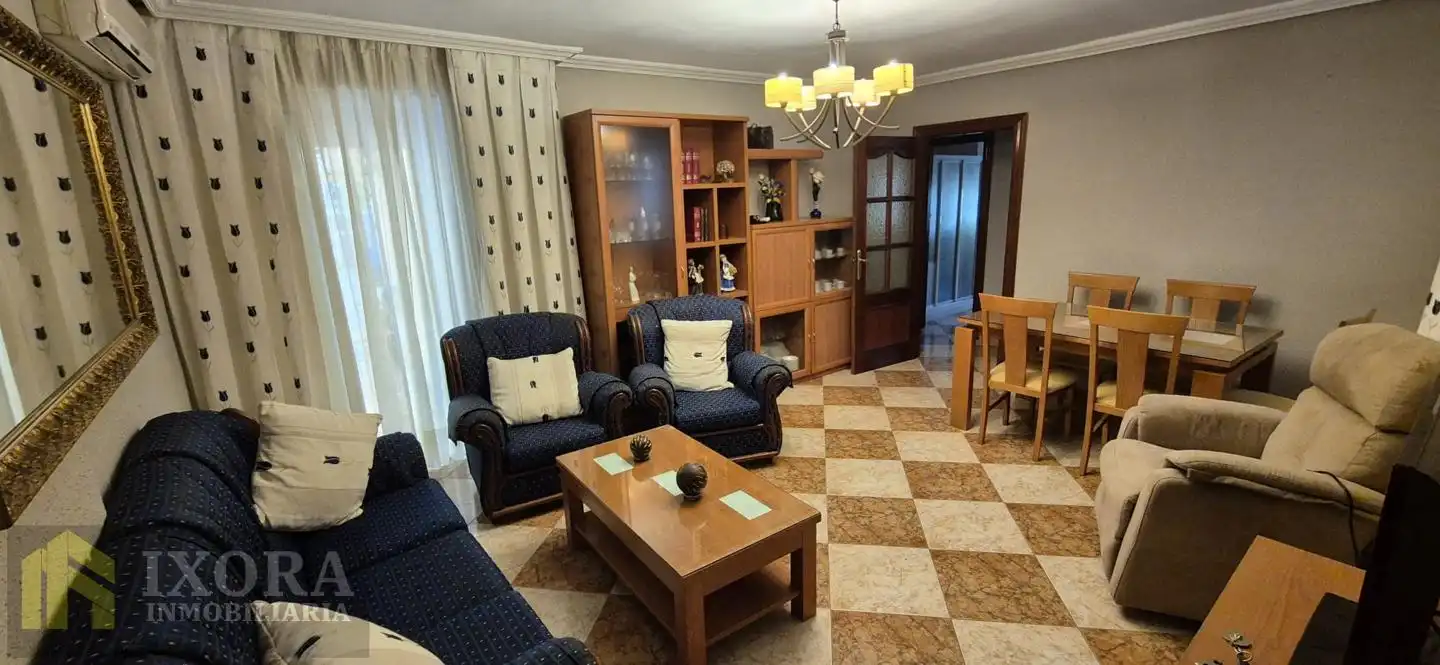Erdgeschosswohnung mit Aufzug zum Verkauf in Calle Núcleo Residencial la Paz