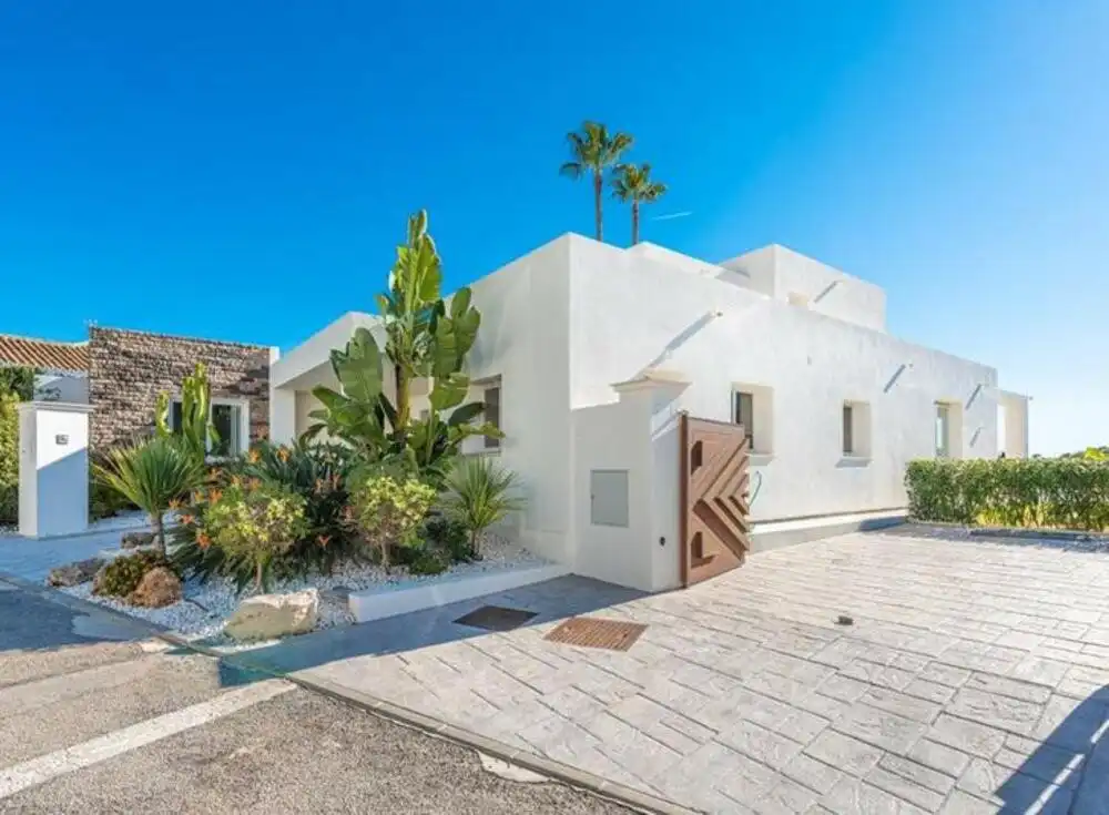 Exterior view of Houses for rent in Estepona  with Air Conditioner, Heating and Private garden