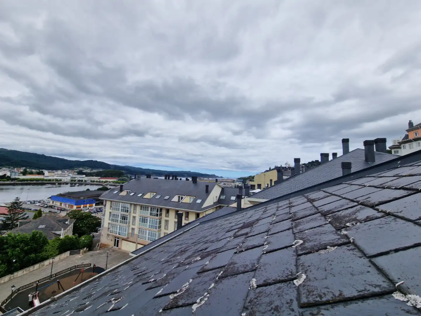 Außenansicht von Dachboden zum Verkauf in Viveiro mit Heizung, Parkett und Möbliert