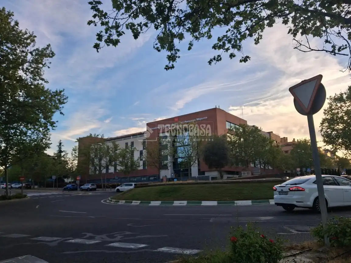 Vista exterior de Local en venta en Alcobendas con Aire acondicionado y Terraza