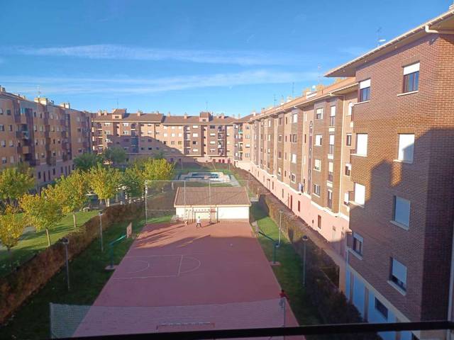 Piso en Venta en Calle Cuatro Caminos, 4 en Santo Domingo de la Calzada