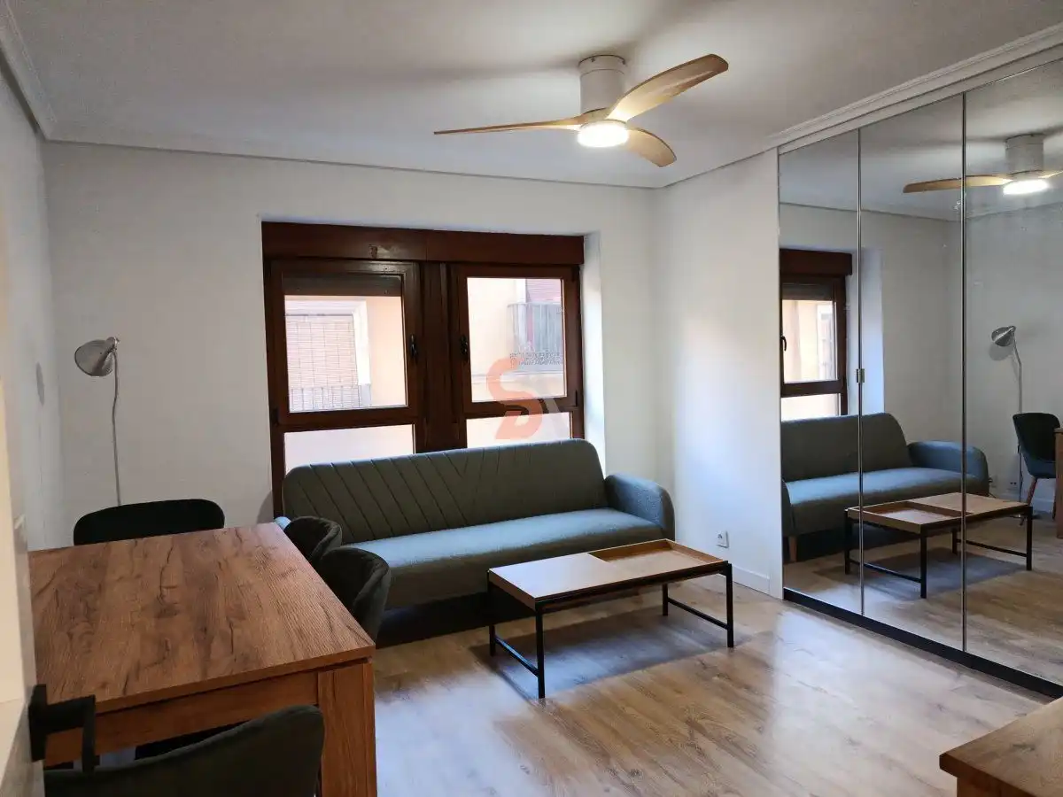 Living room of Flat for rent in Valladolid  with Heating