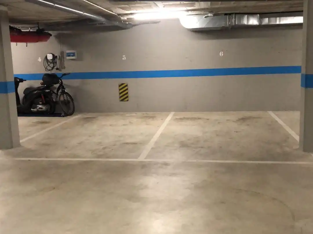 Einzelparkplatz zur Miete in Carrer de la Bòbila 8