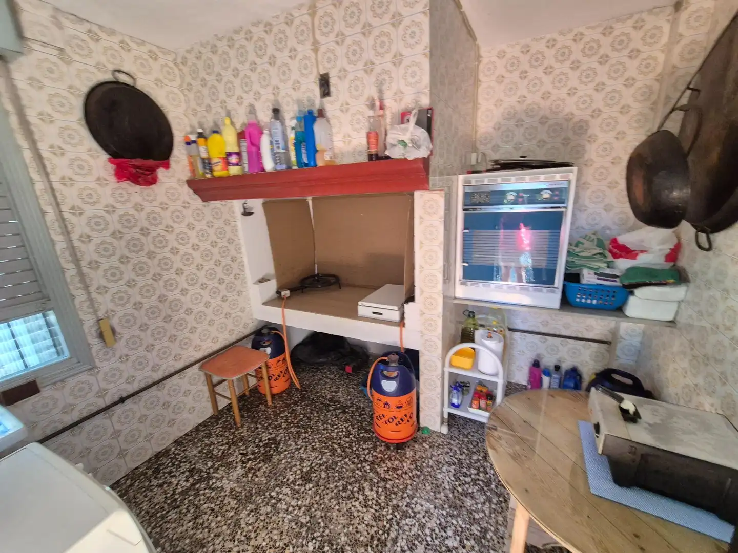 Cuina de Casa o xalet en venda en Elda amb Jardí privat, Terrassa i Traster