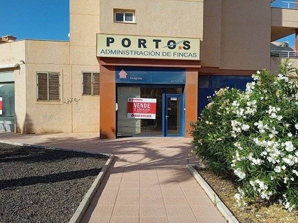 Local comercial en Venta en Avenida Gran Vía La Manga en Entremares
