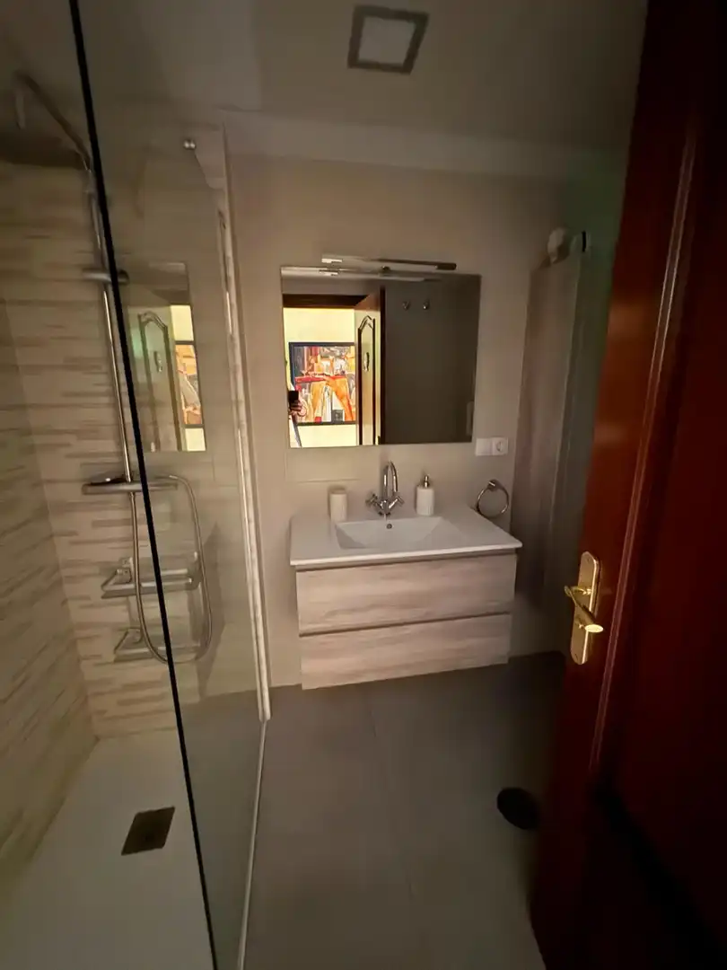 Baño de Piso de alquiler en Cáceres con Calefacción, Terraza y Amueblado