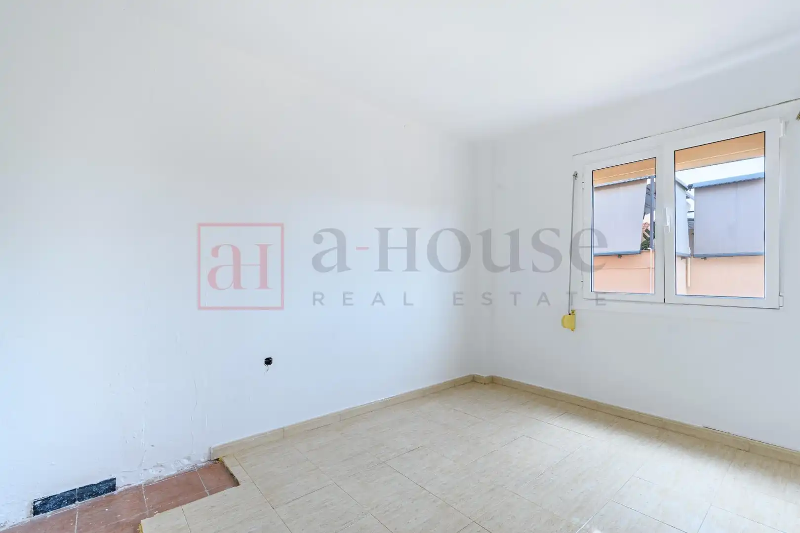 Habitación de Piso en venta en Barcelona con Trastero y Balcón