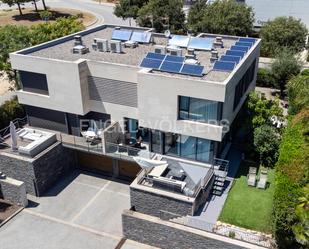 Vista exterior de Casa o xalet de lloguer en Mataró amb Aire condicionat, Calefacció i Jardí privat