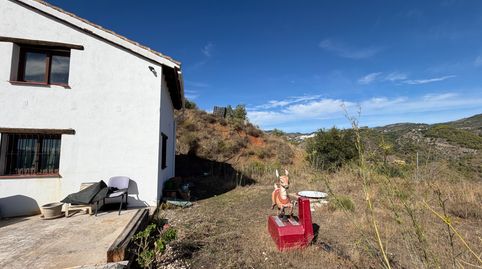 CASA DE CAMPO CON ENCANTO, FINCA VALLADA Y VISTAS ESPECTACULARES EN YUNQUERA