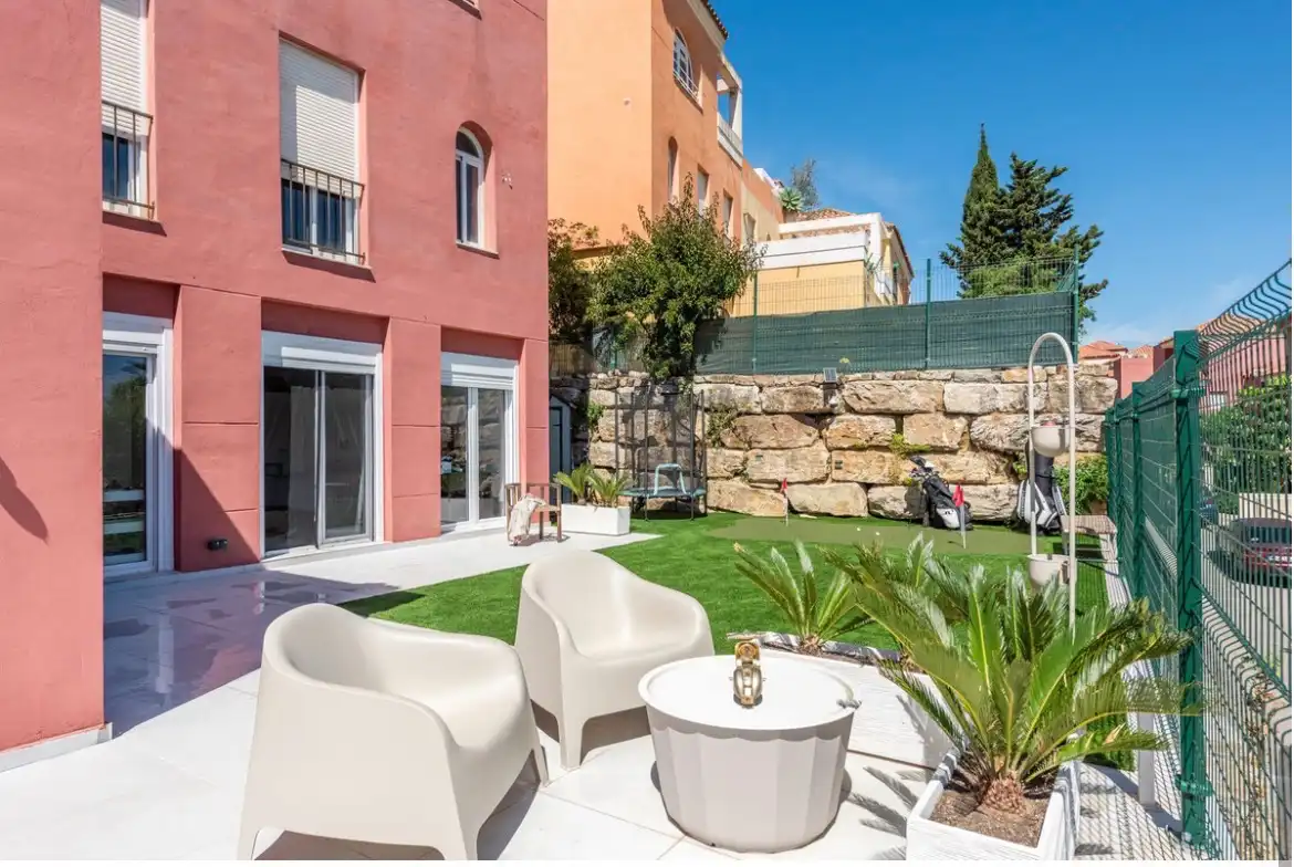 Appartamento con piscina in vendita a La Duquesa, imagen 3