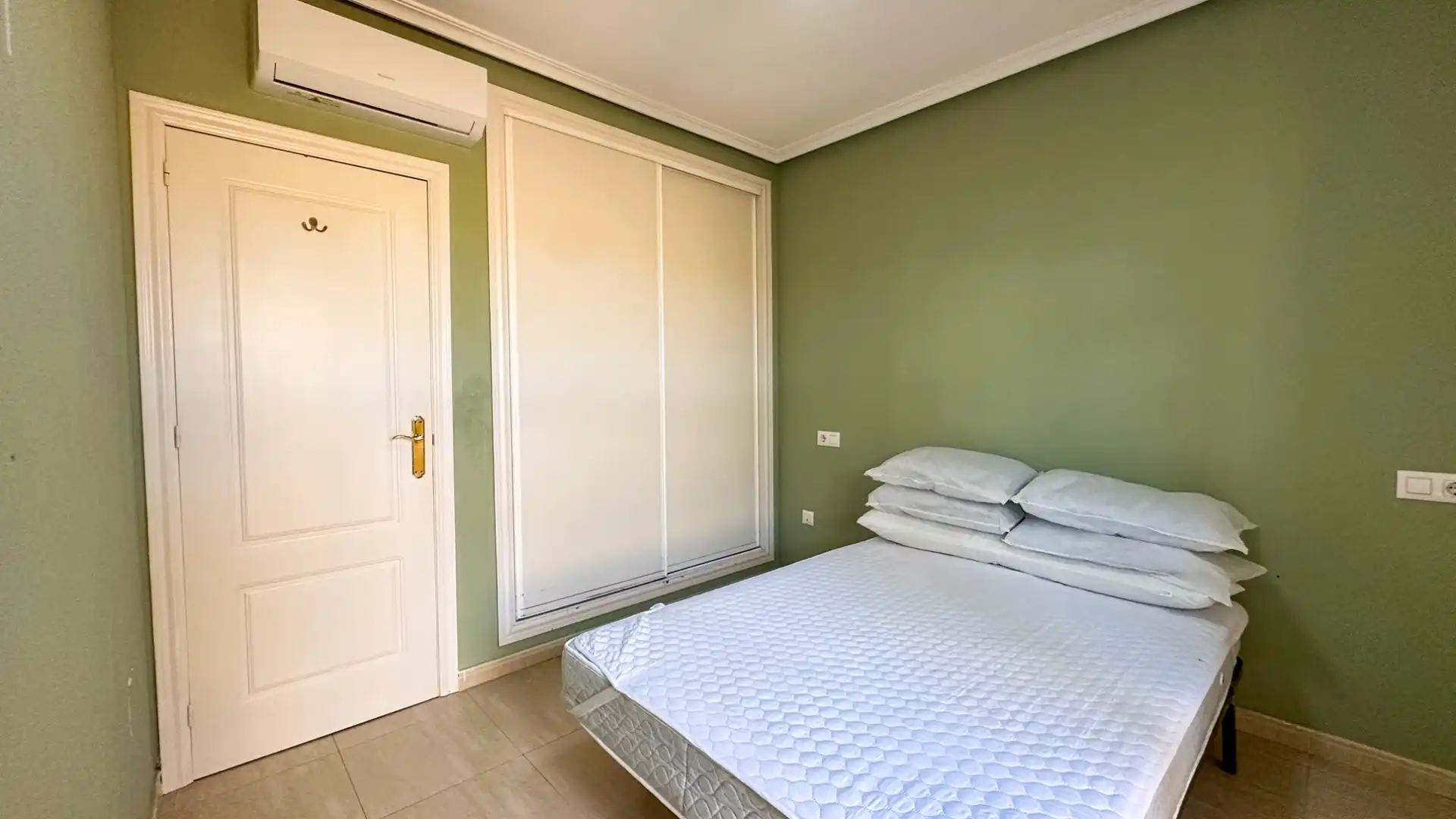 Bedroom of Houses for sale in Daya Nueva  with Swimming Pool