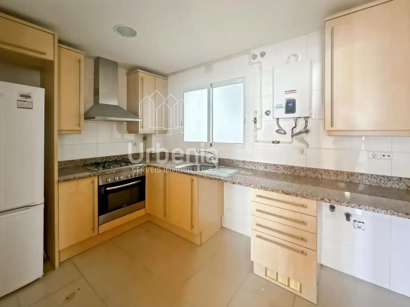 Cocina de Piso en venta en Mataró con Calefacción, Terraza y Trastero