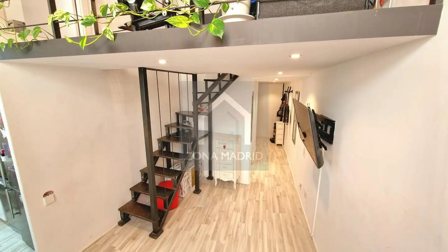 Piso en venta en Madrid con Aire acondicionado, Terraza y Amueblado