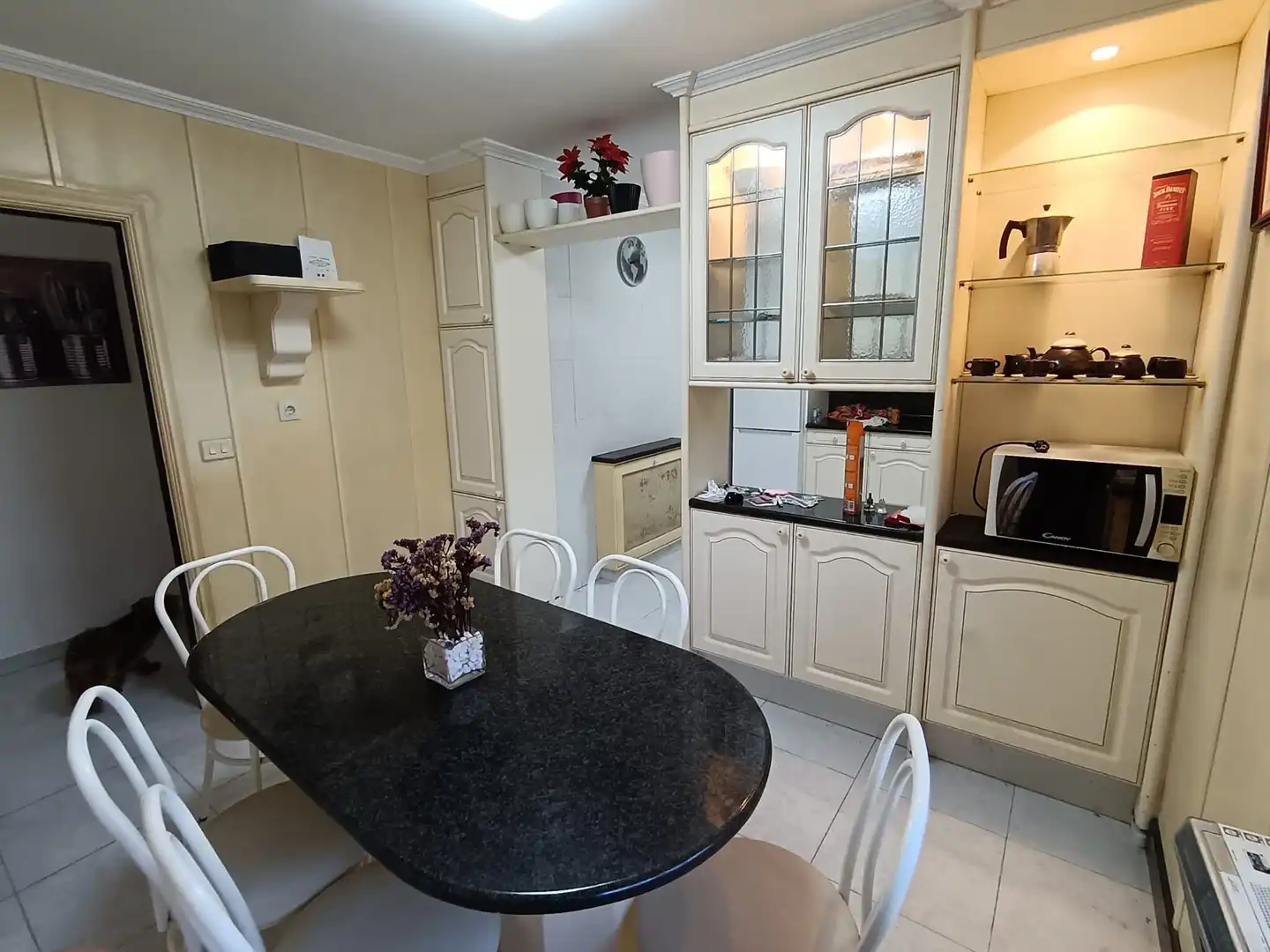Cuina de Casa o xalet en venda en Pontevedra Capital  amb Calefacció, Jardí privat i Parquet