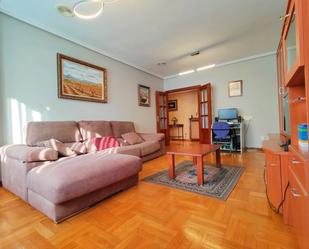 Living room of Flat for sale in  Logroño  with Heating, Parquet flooring and Terrace