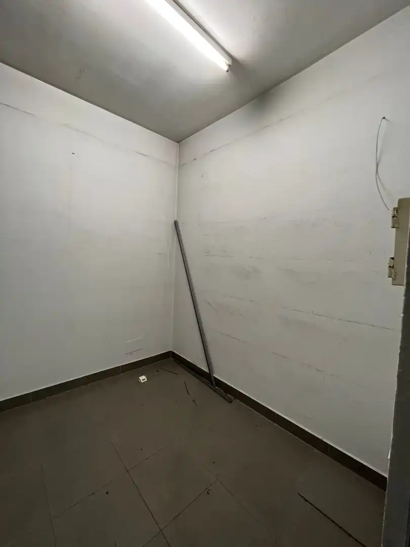 Local en venta en Madrid con Aire acondicionado y Alarma