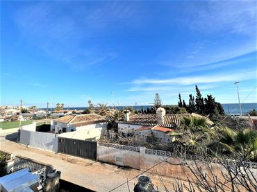 Casa amb piscina en venda a El Faro de Calaburra - Chaparral