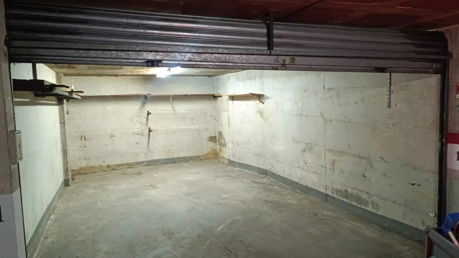 Einzelparkplatz zum Verkauf in Veïnat