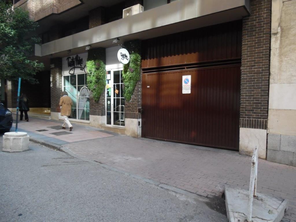 Vista exterior de Garaje en venta en  Madrid Capital