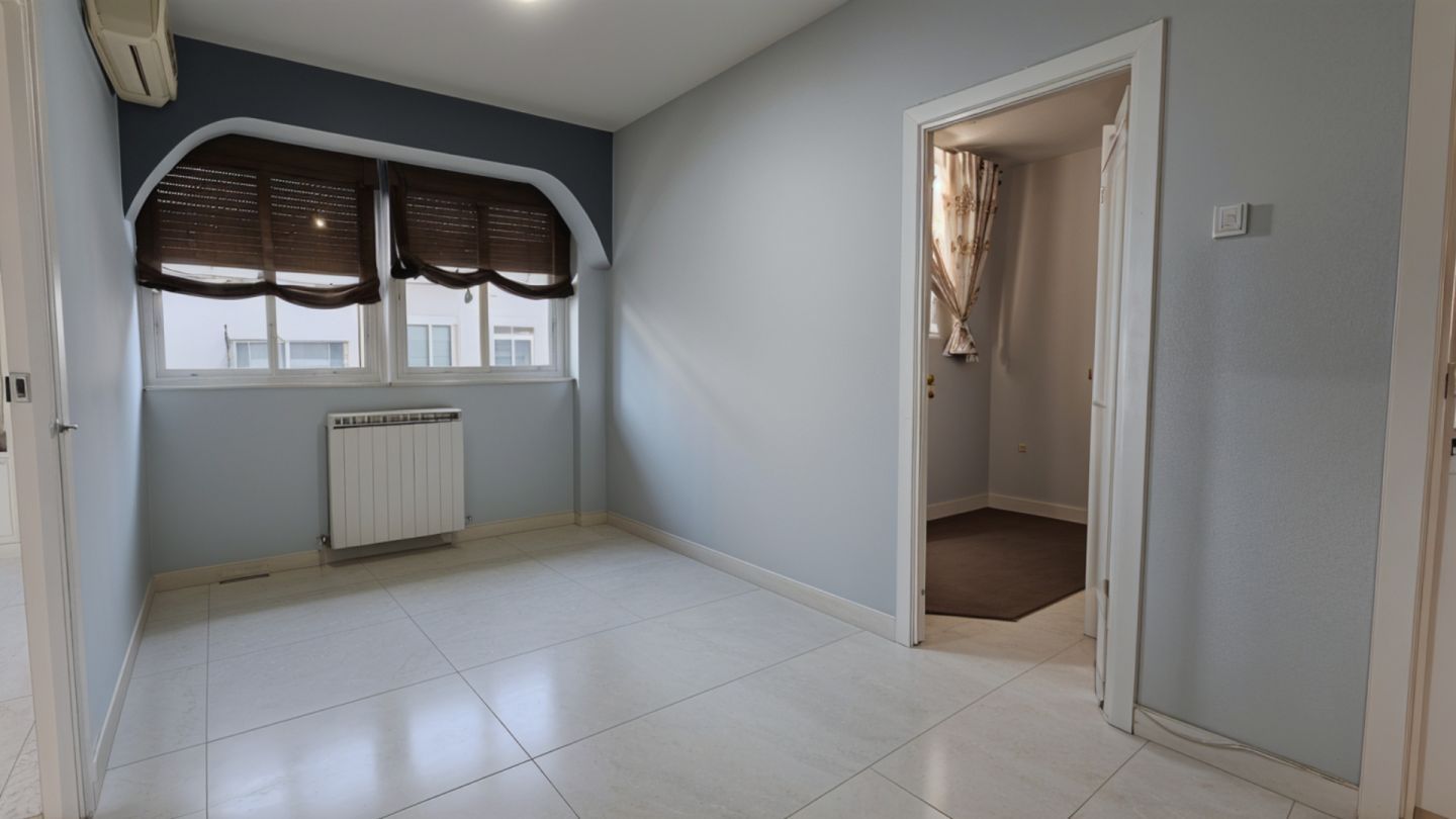 Piso en venta en Calle de Albares de la Ribera, Puerta Bonita, Carabanchel