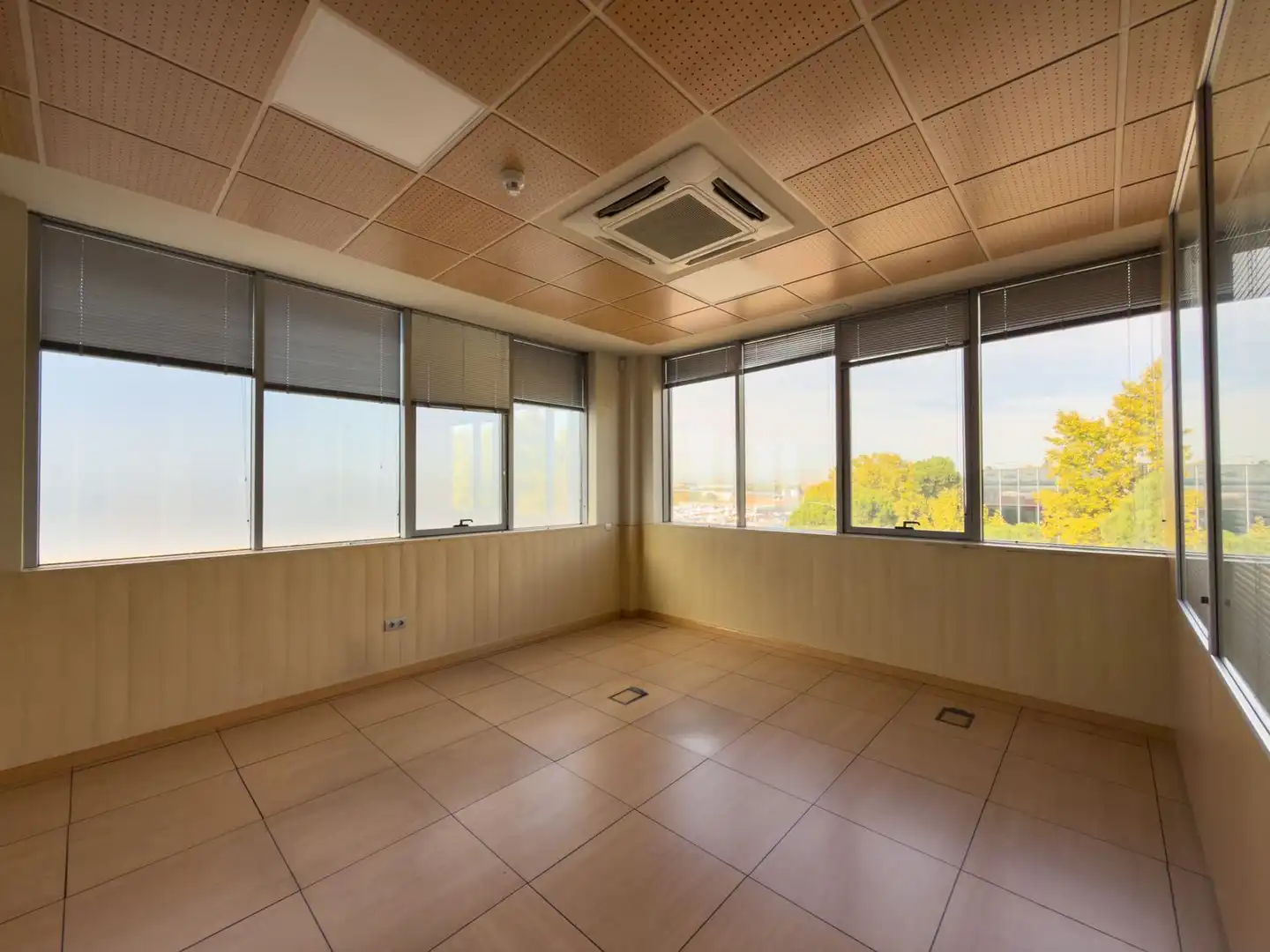 Gemischtgenutztes Gebäude zum Verkauf in Montserrat - Parque Empresarial, imagen 22