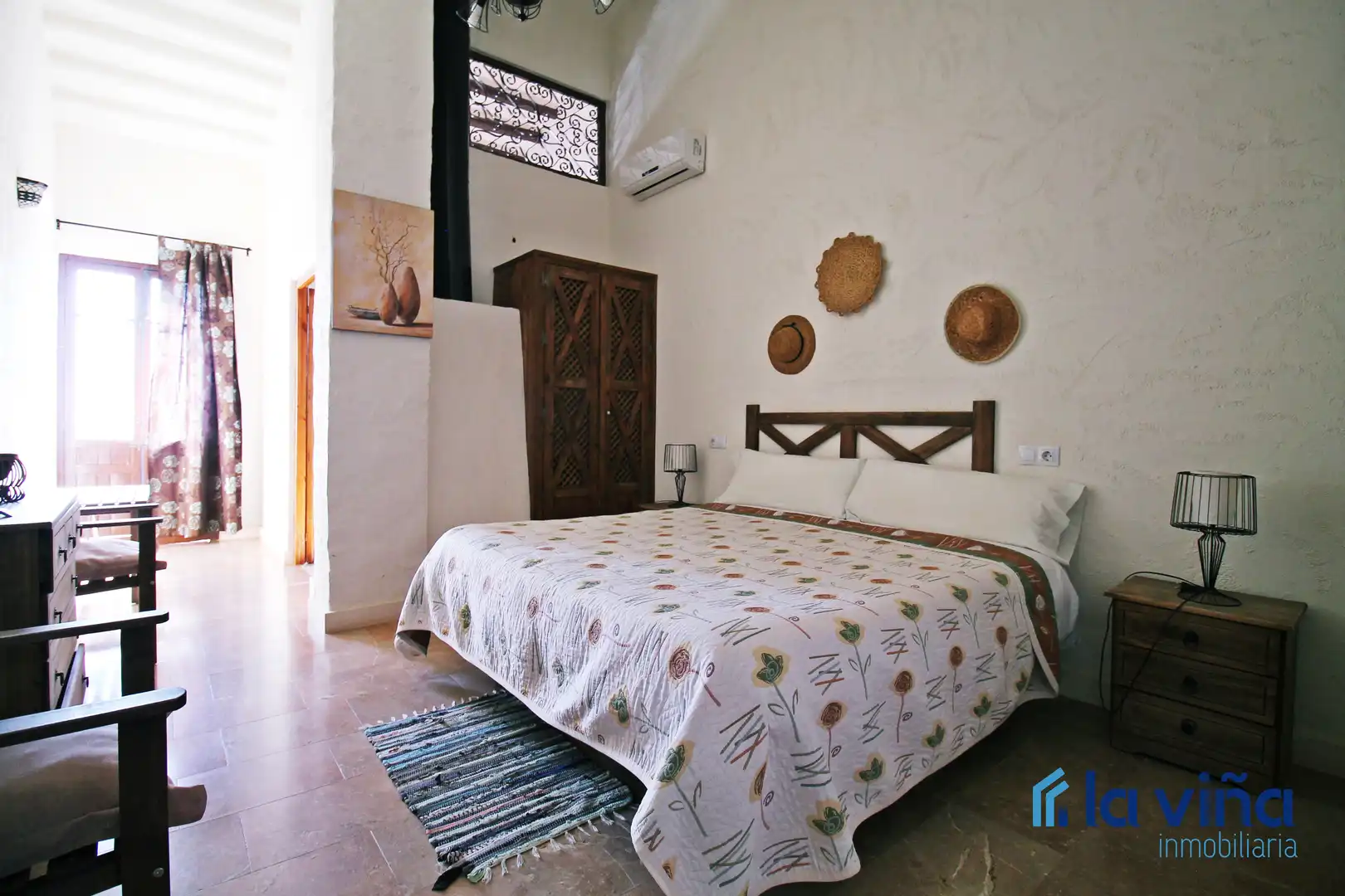 Habitación de Finca rústica en venta en Martín de la Jara con Aire acondicionado, Jardín privado y Trastero