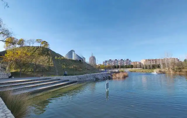 Vista exterior de Piso en venta en Xirivella
