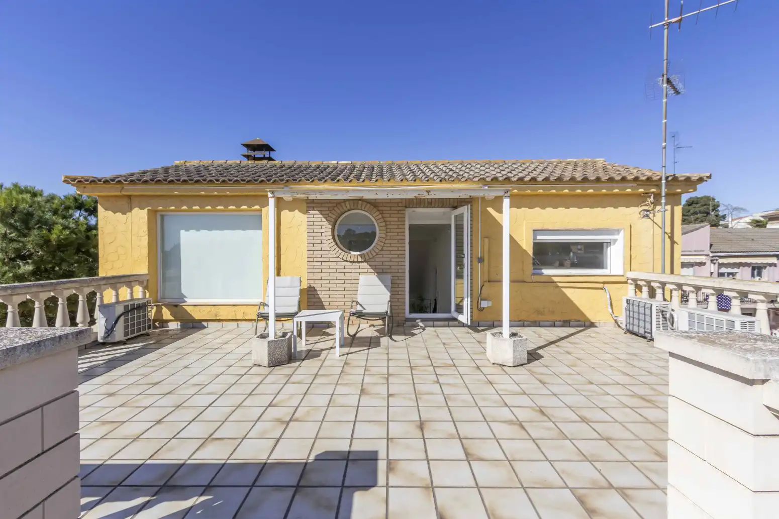 Vista exterior de Casa o chalet en venta en Torrent con Aire acondicionado, Calefacción y Jardín privado