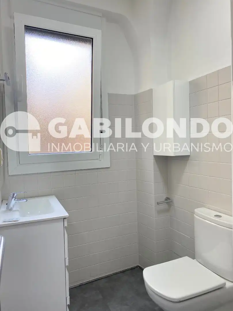 Baño de Piso en venta en Elgoibar con Calefacción, Horno y Lavadora