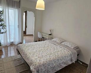 Dormitori de Apartament per a compartir en  Barcelona Capital amb Moblat, Forn i Balcó