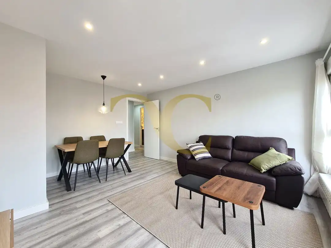 Sala de estar de Piso en venta en Oviedo  con Calefacción y Amueblado
