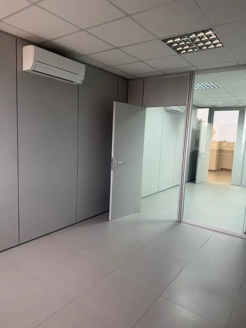 Büro zur Miete in Castelldefels mit Klimaanlage und Heizung