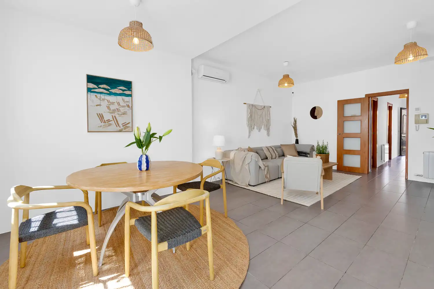 Sala de estar de Casa adosada en venta en Barcelona con Aire acondicionado, Calefacción y Jardín privado