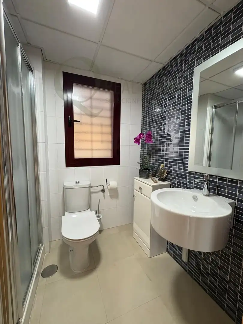 Bathroom of Flat for sale in Mutxamel  with Air Conditioner, Private garden and Terrace