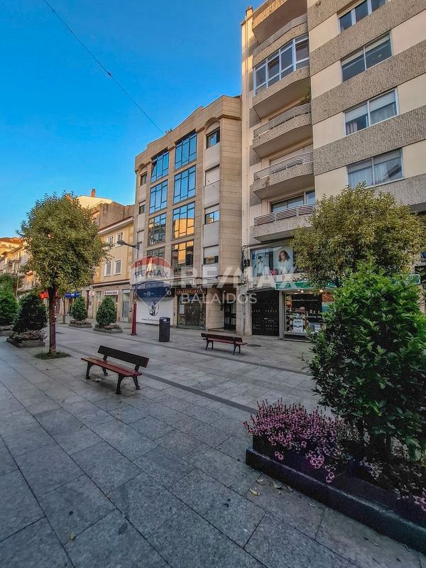 Vista exterior de Pis en venda en Vigo  amb Calefacció i Parquet