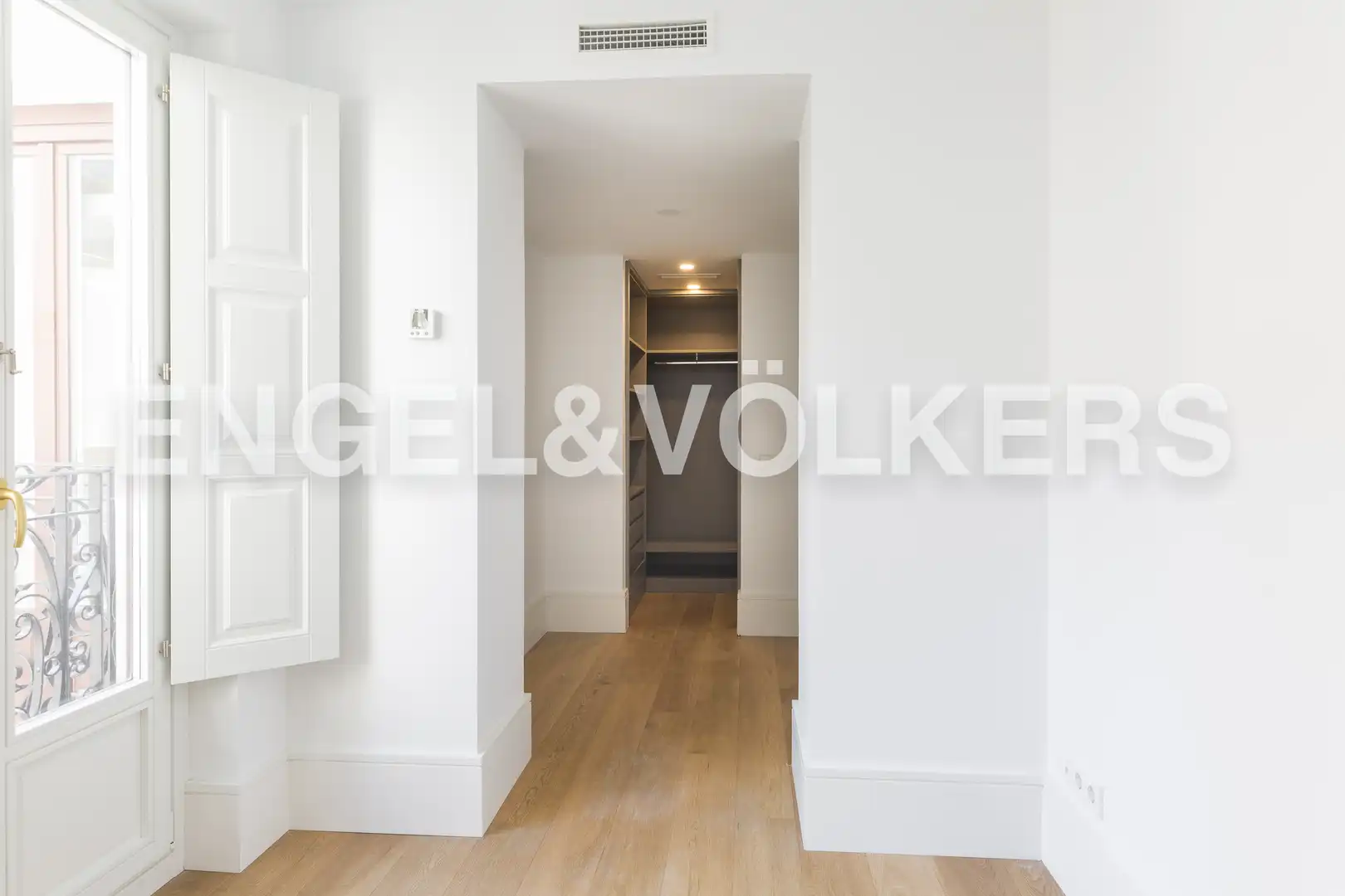 Flat for rent in Madrid  with Air Conditioner, Heating and Storage room